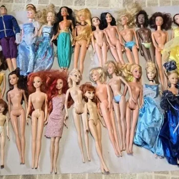 Chic Hue Dolls